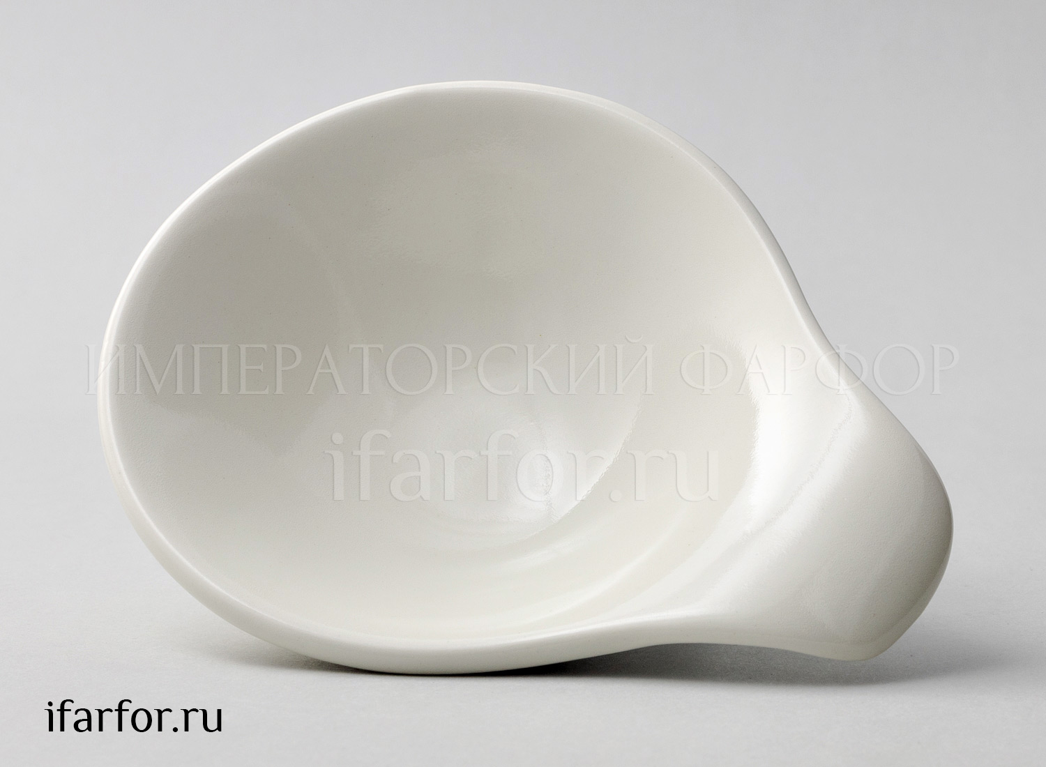 Розетка с ручкой «Белая»