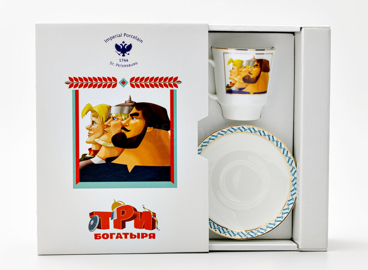 Чашка с блюдцем в подарочной коробке «Три богатыря» 1/2