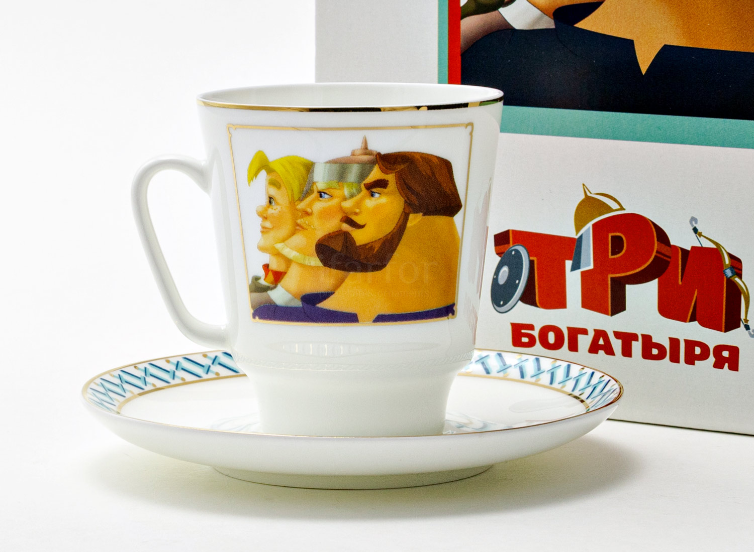 Чашка с блюдцем в подарочной коробке «Три богатыря» 1/2