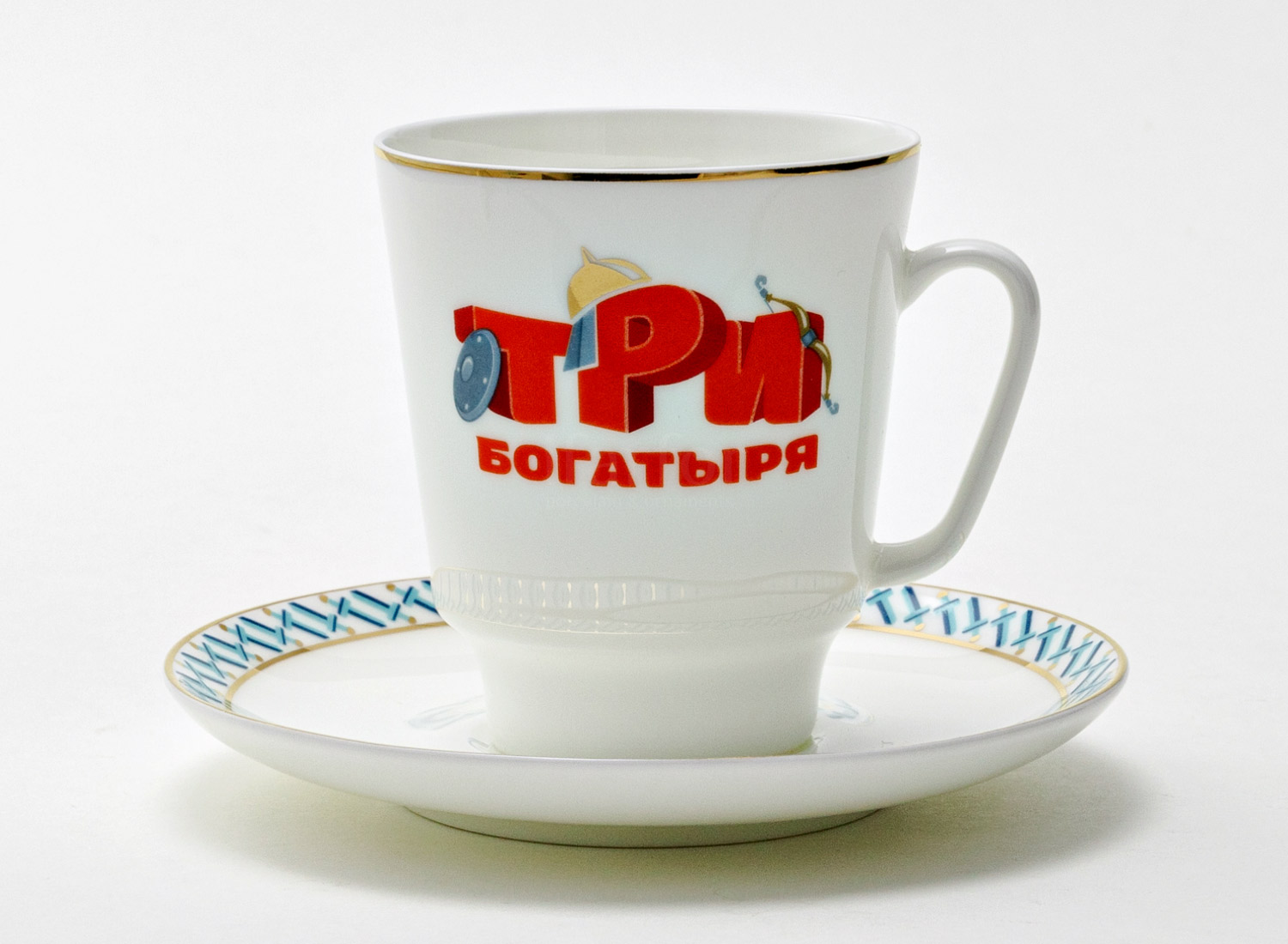 Чашка с блюдцем в подарочной коробке «Три богатыря» 1/2