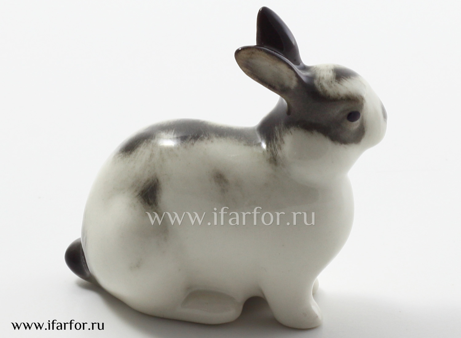 Скульптура «Кролик Крош»