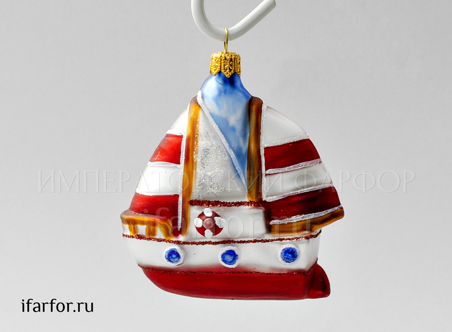 Елочная игрушка «Парусник полосатый красный»