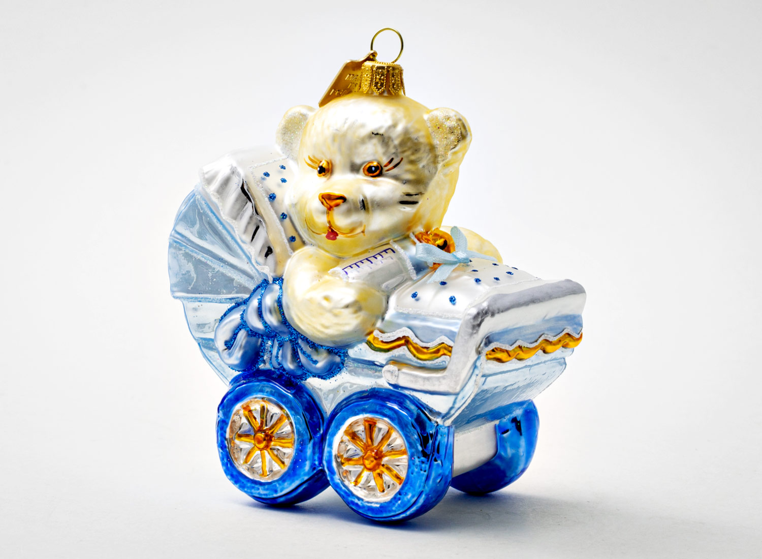 Елочная игрушка «Мишка Тедди в голубой коляске»