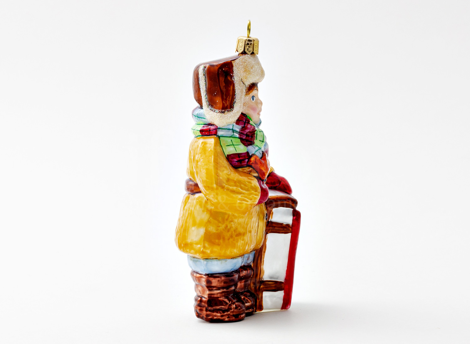 Елочная игрушка «Мальчик с санками»
