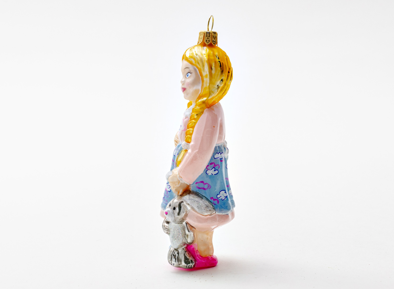 Елочная игрушка «Девочка с игрушечным зайчиком»