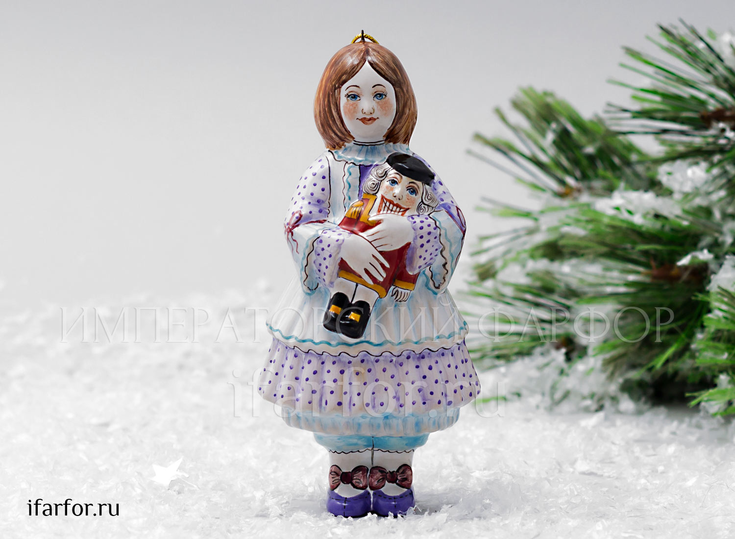 Елочная игрушка «Девочка со щелкунчиком»