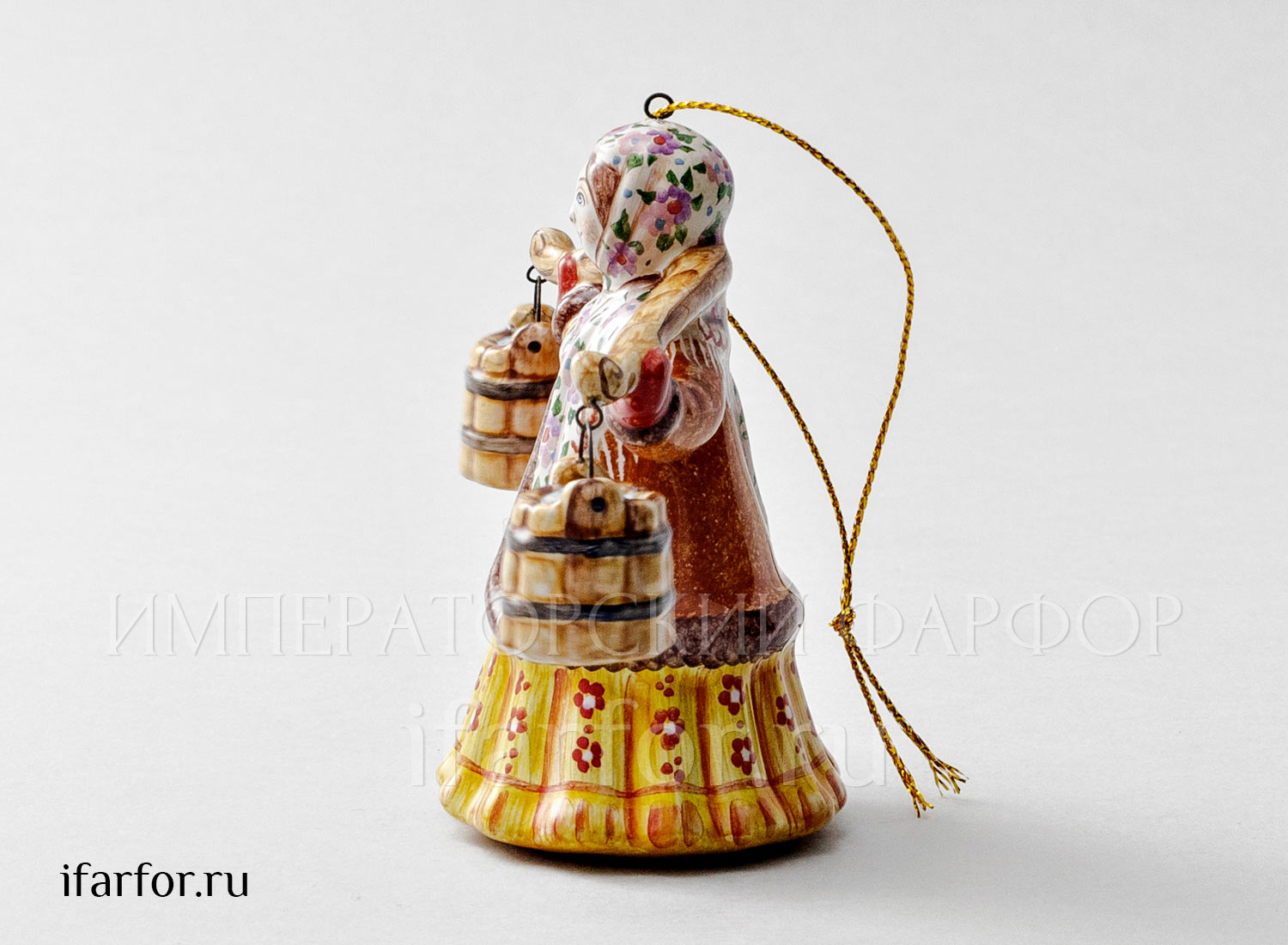 Елочная игрушка «Баба с ведрами»