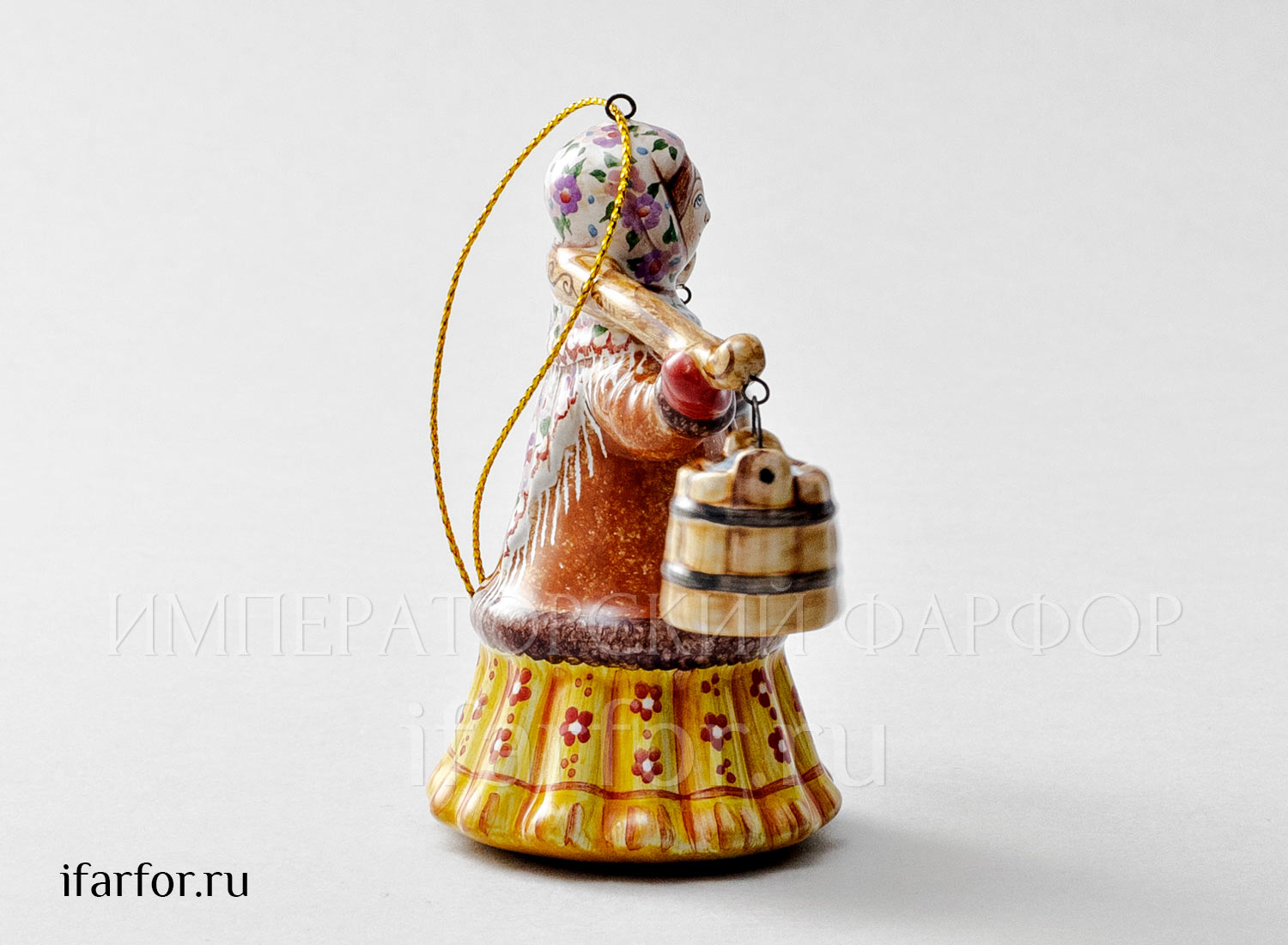 Елочная игрушка «Баба с ведрами»