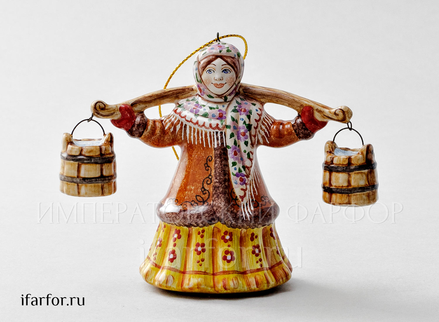 Елочная игрушка «Баба с ведрами»