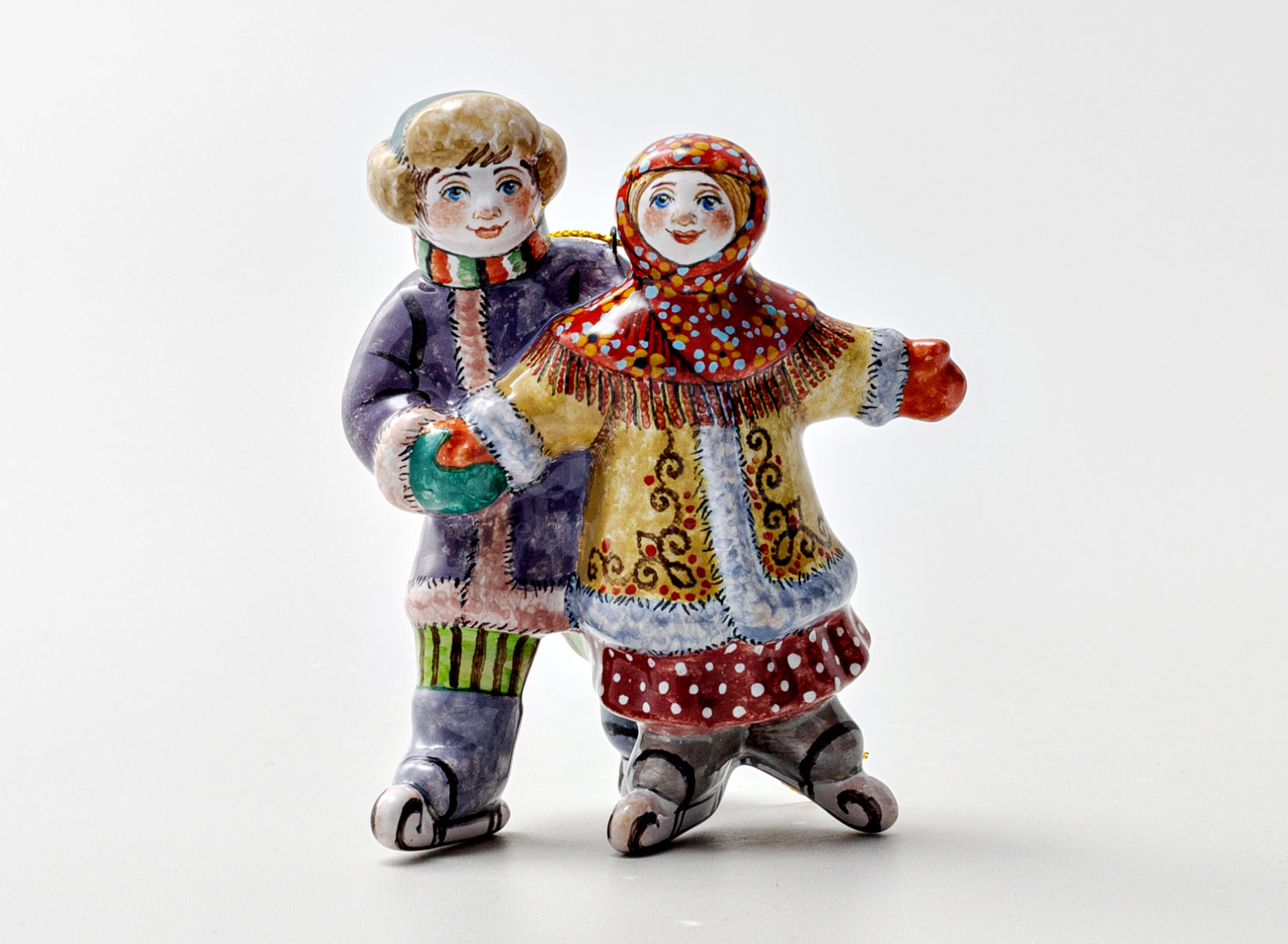 Елочная игрушка «Дети на коньках 1»