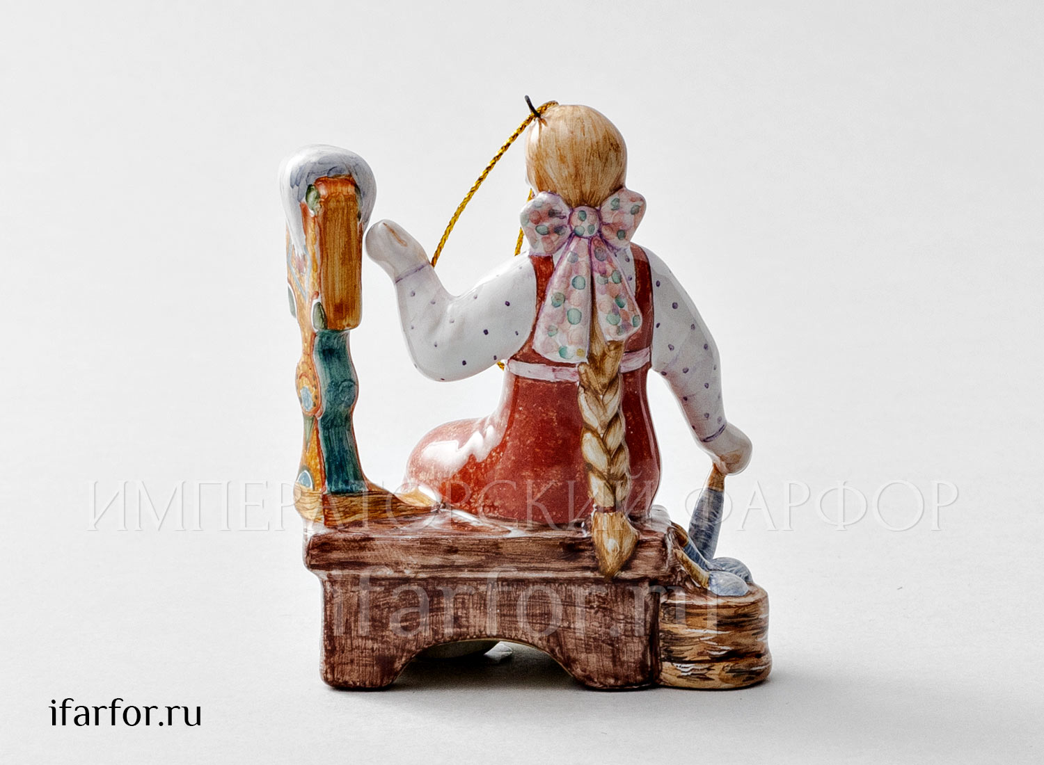 Елочная игрушка «Пряха»