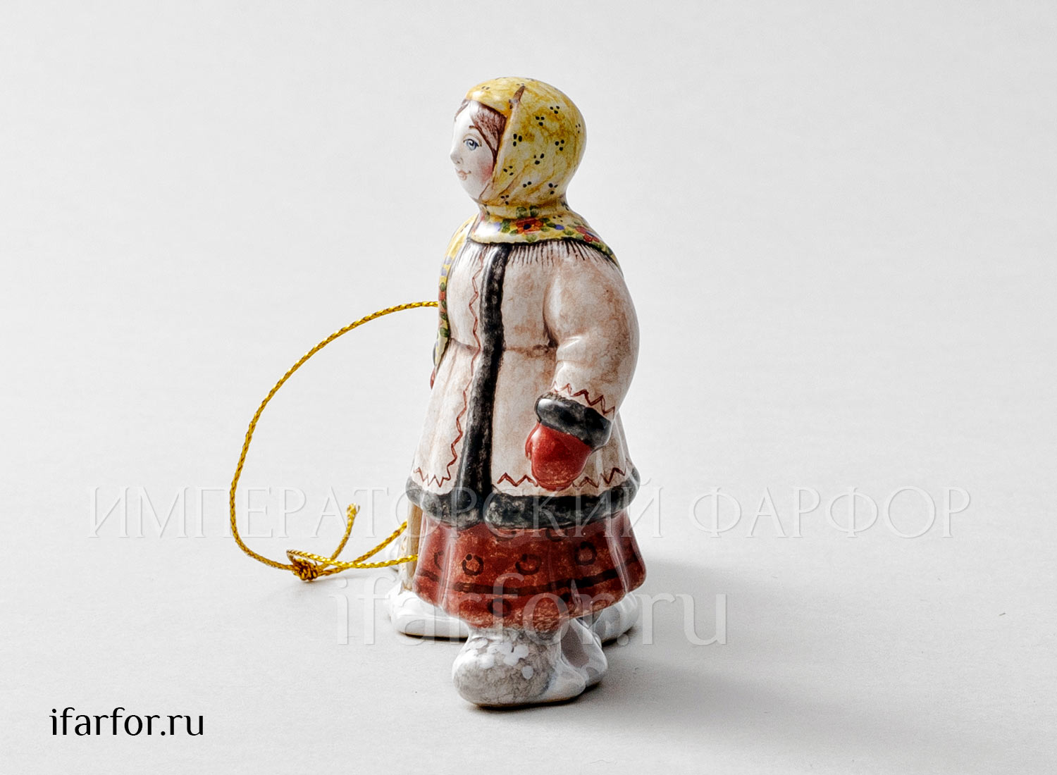 Елочная игрушка «Крестьянка с санками»