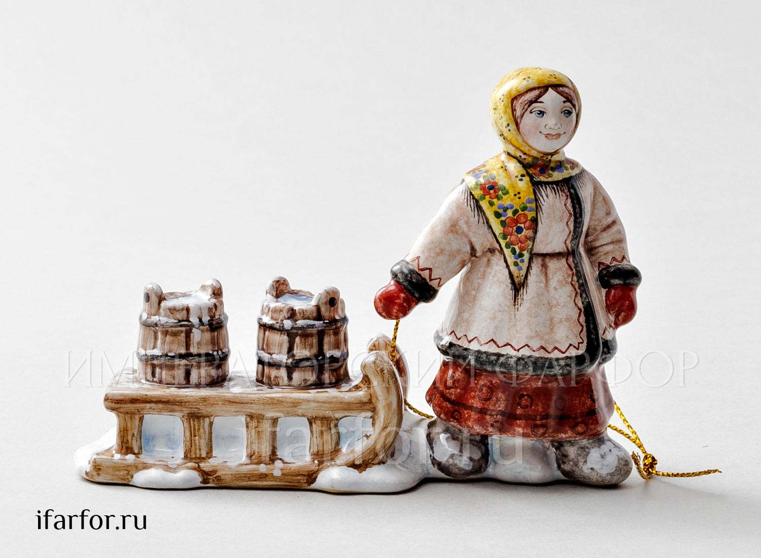 Елочная игрушка «Крестьянка с санками»