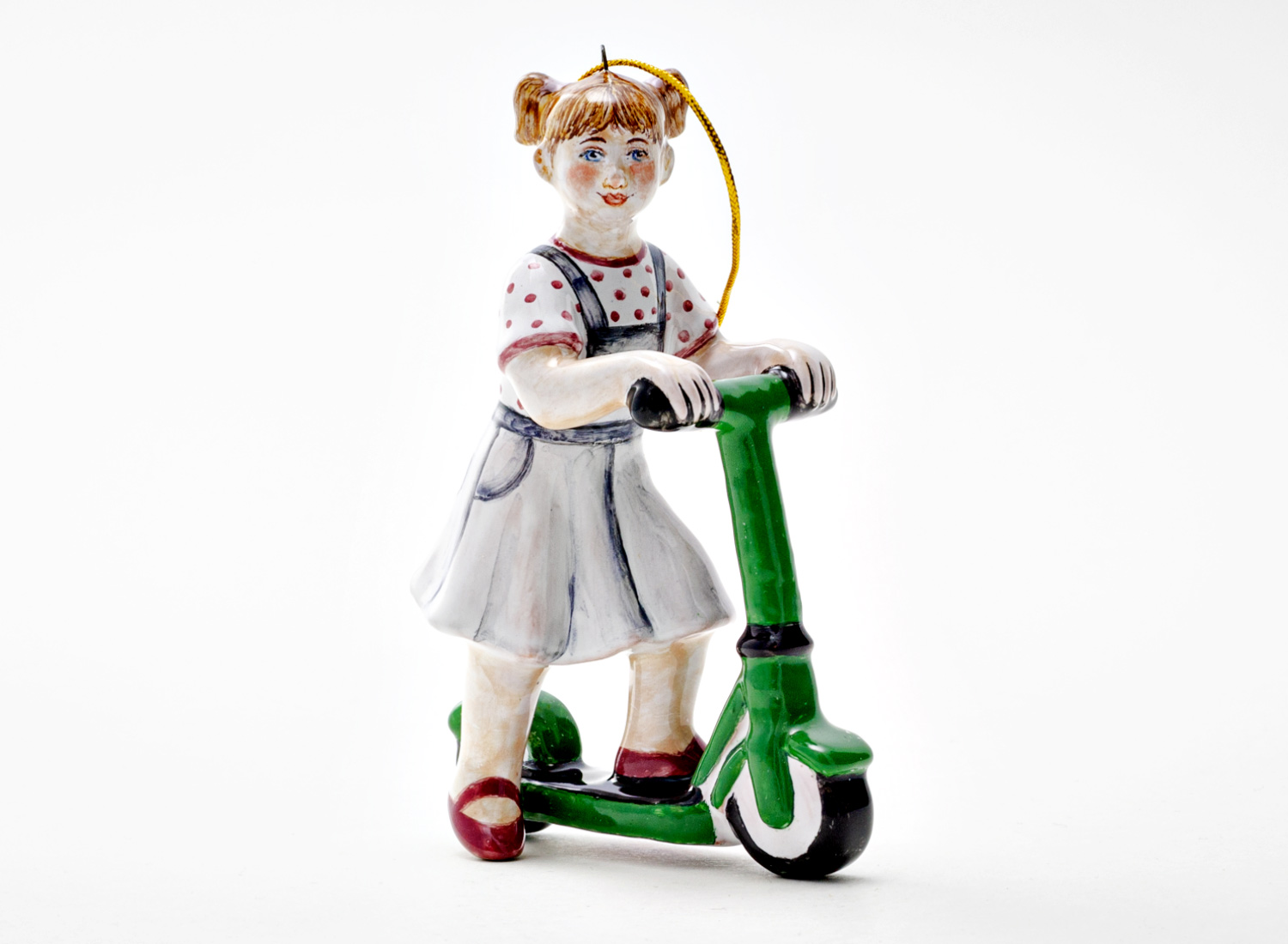 Елочная игрушка «Девочка на самокате 1»