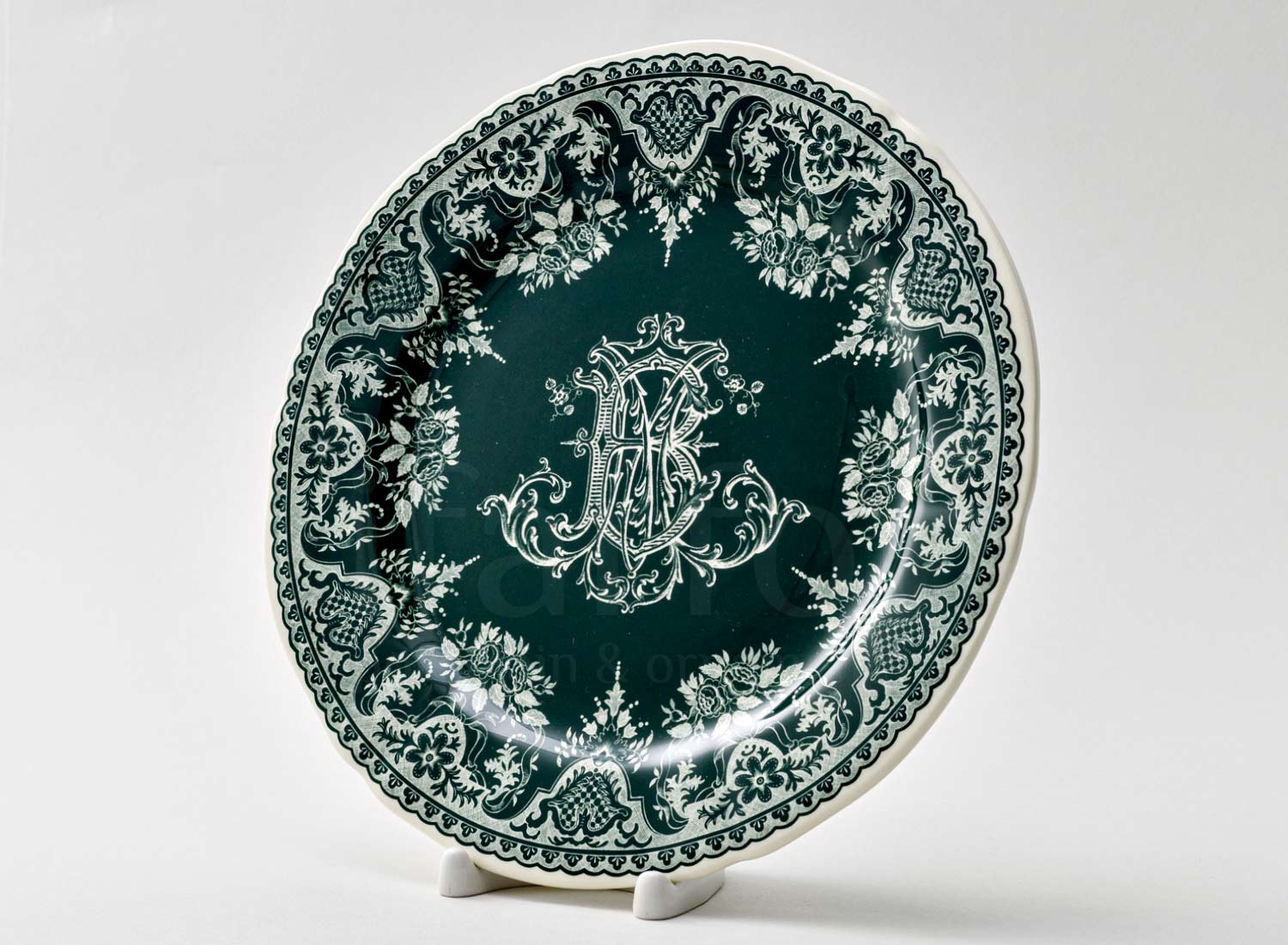 Тарелка десертная «MONOGRAMME DEPAREILLEES»