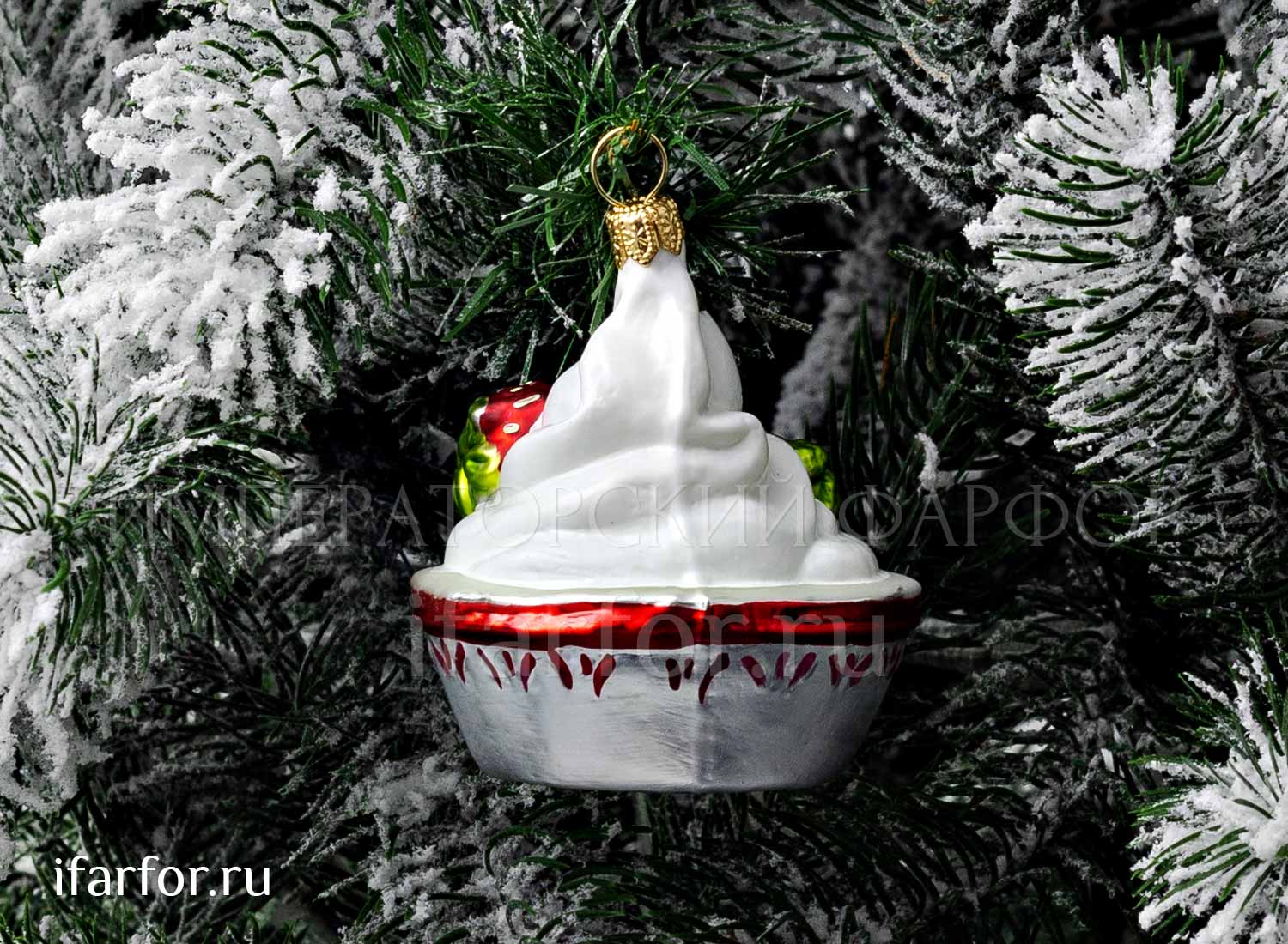 Елочная игрушка «Клубничное мороженое»