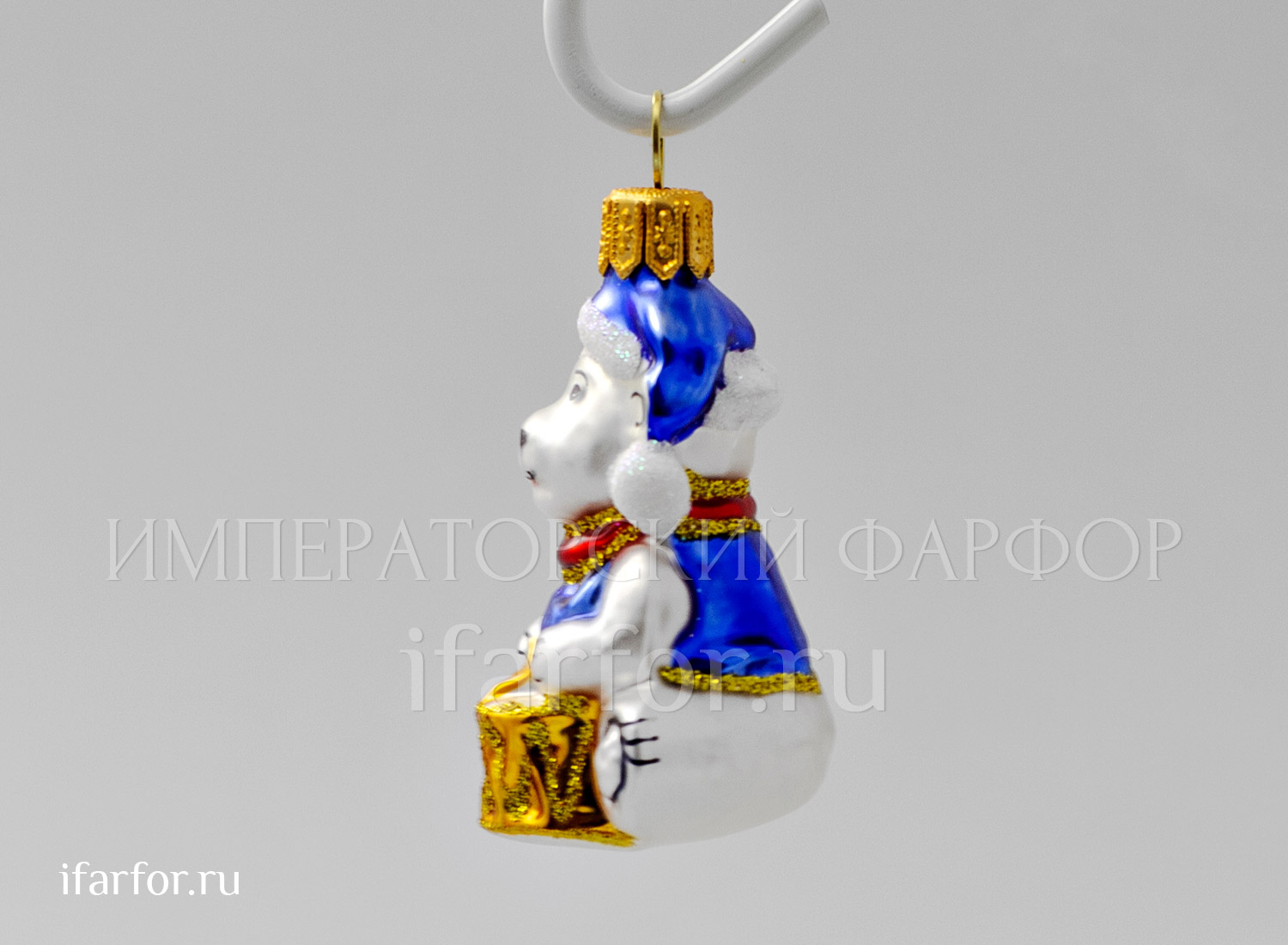 Елочная игрушка «Мишка с барабаном в голубой шапке»
