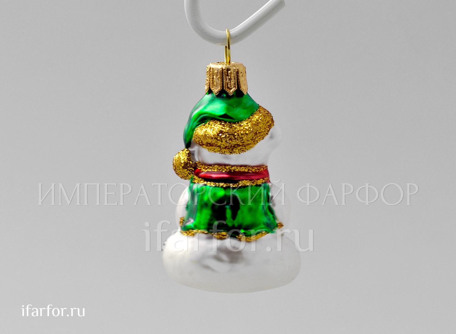 Елочная игрушка «Мишка с барабаном в зеленой шапке»