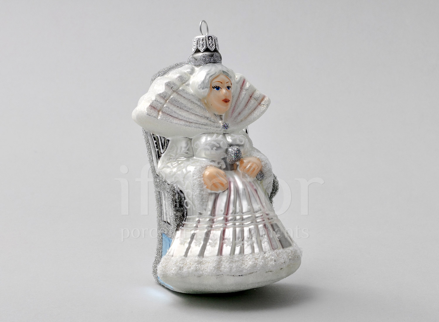 Елочная игрушка «Снежная королева розовая»