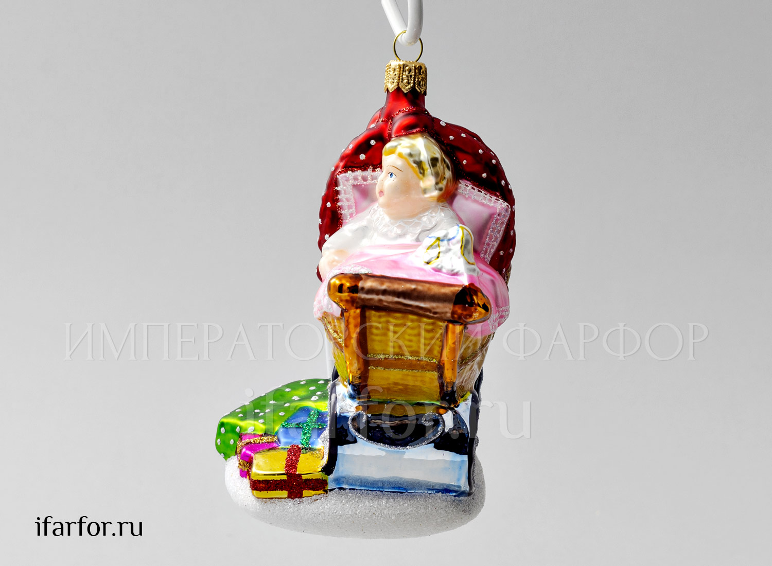 Елочная игрушка «Малышка в коляске»
