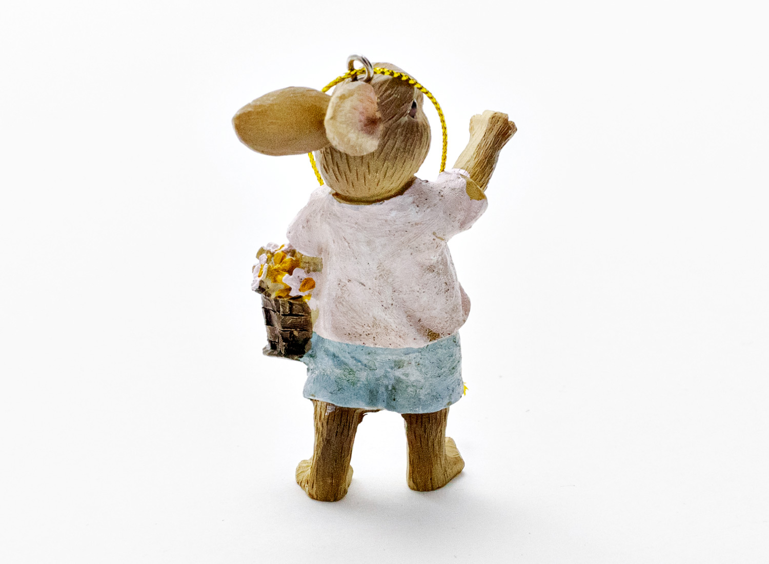 Елочная игрушка «Кролик с корзинкой цветов 1»