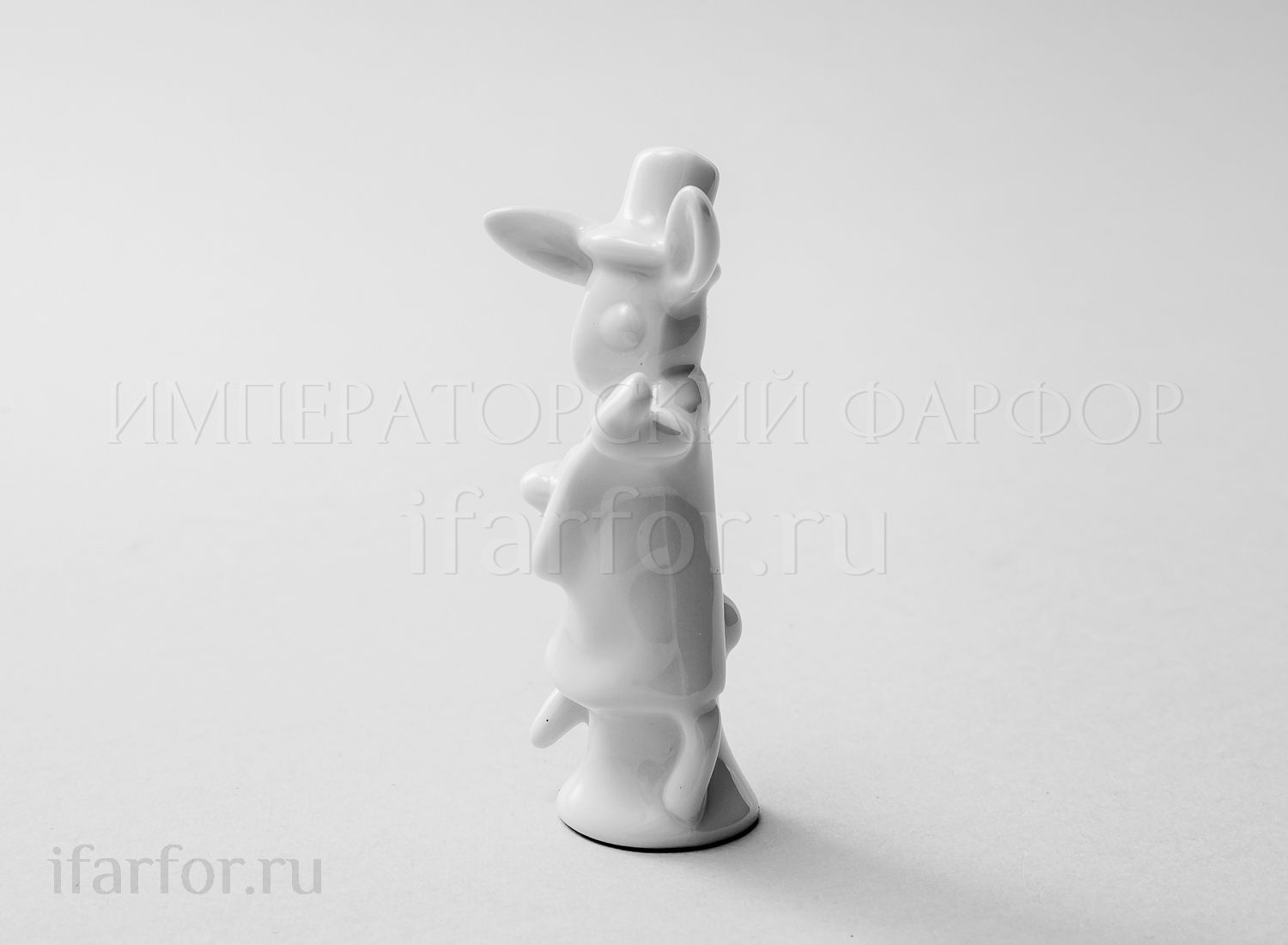Скульптура «Кролик Банджо»