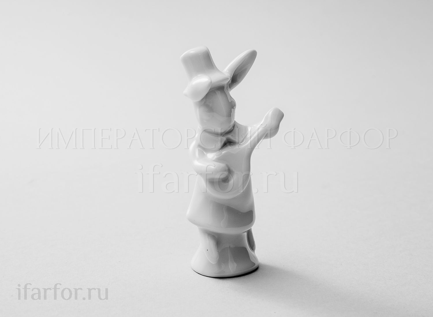 Скульптура «Кролик Банджо»