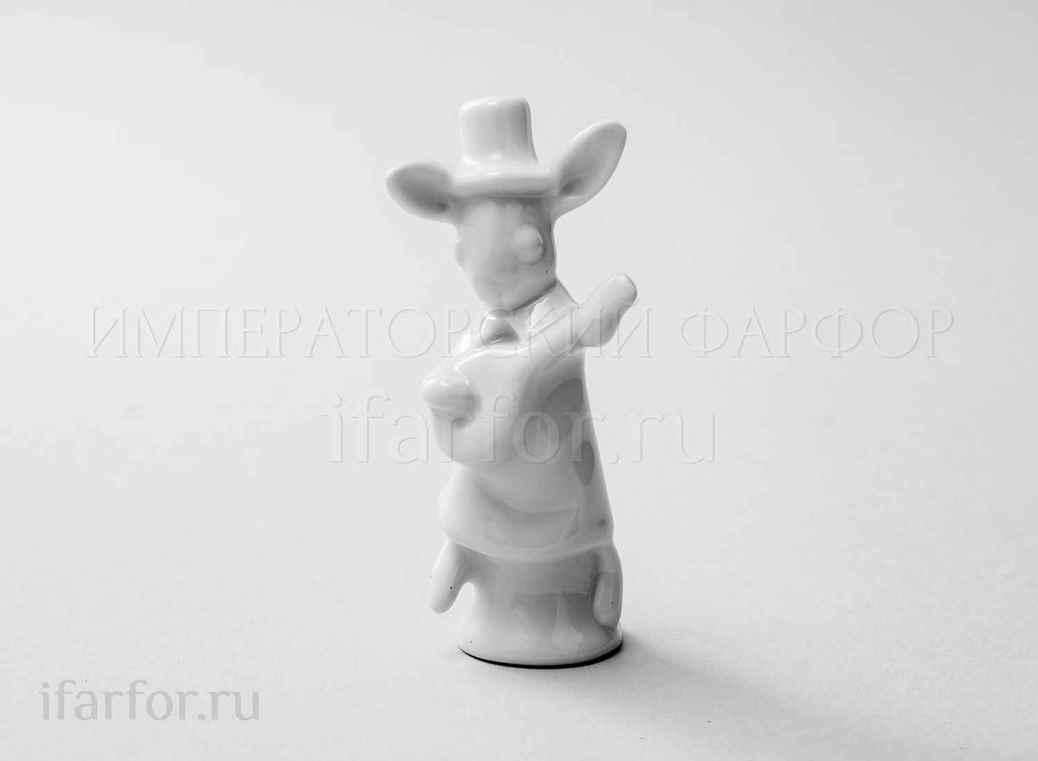 Скульптура «Кролик Банджо»