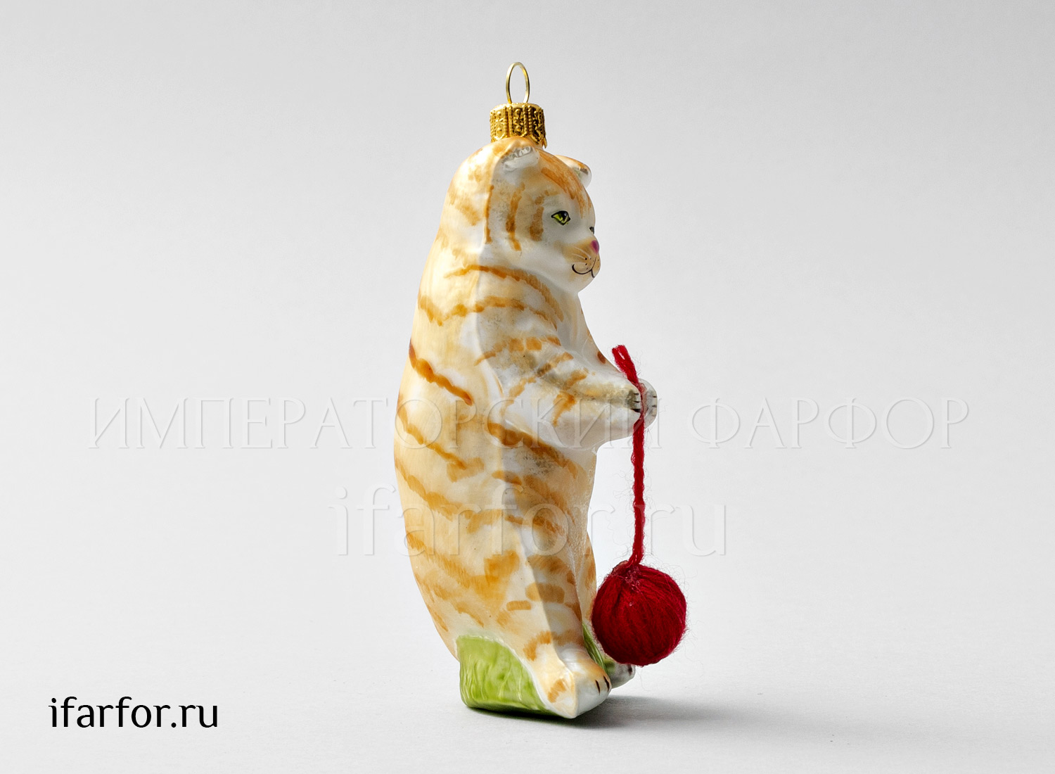 Елочная игрушка «Котик рыженький с клубком»