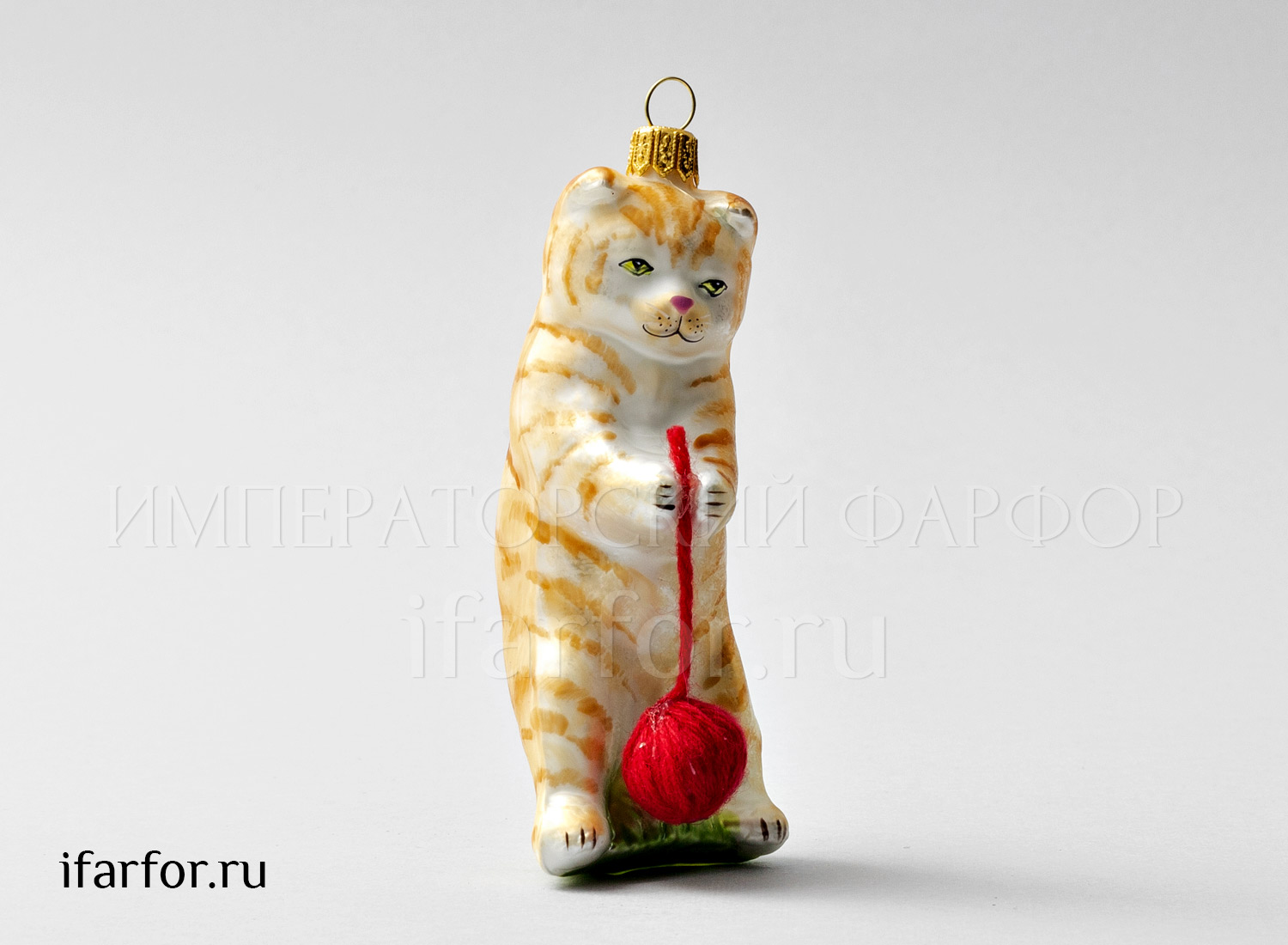 Елочная игрушка «Котик рыженький с клубком»