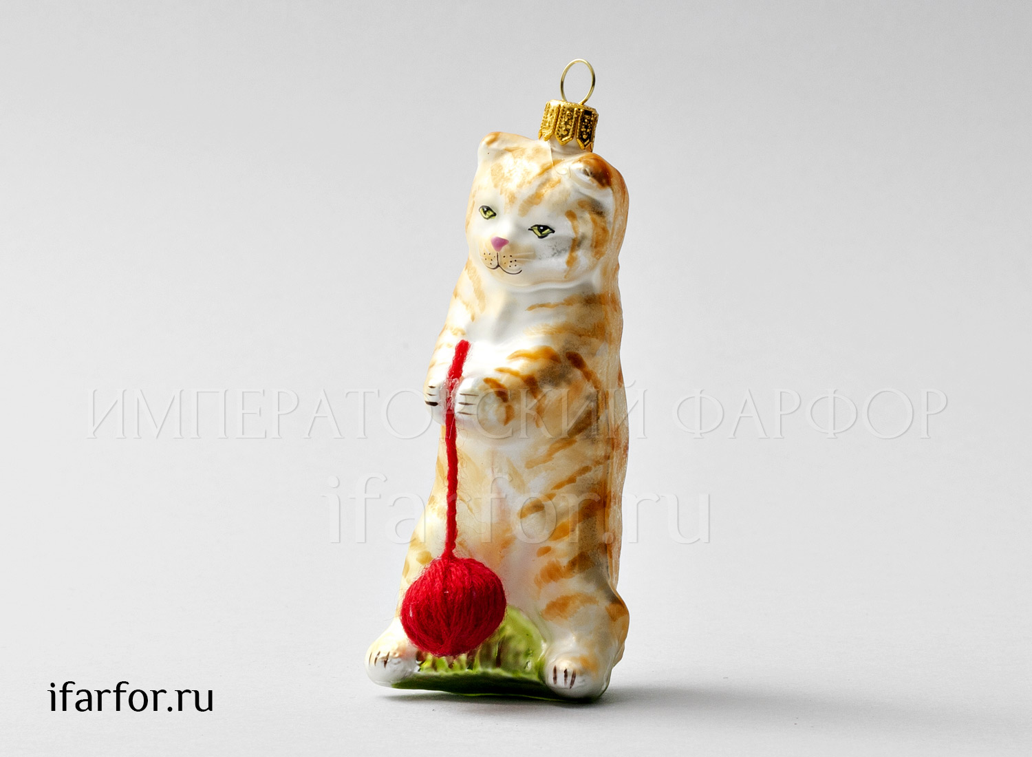 Елочная игрушка «Котик рыженький с клубком»