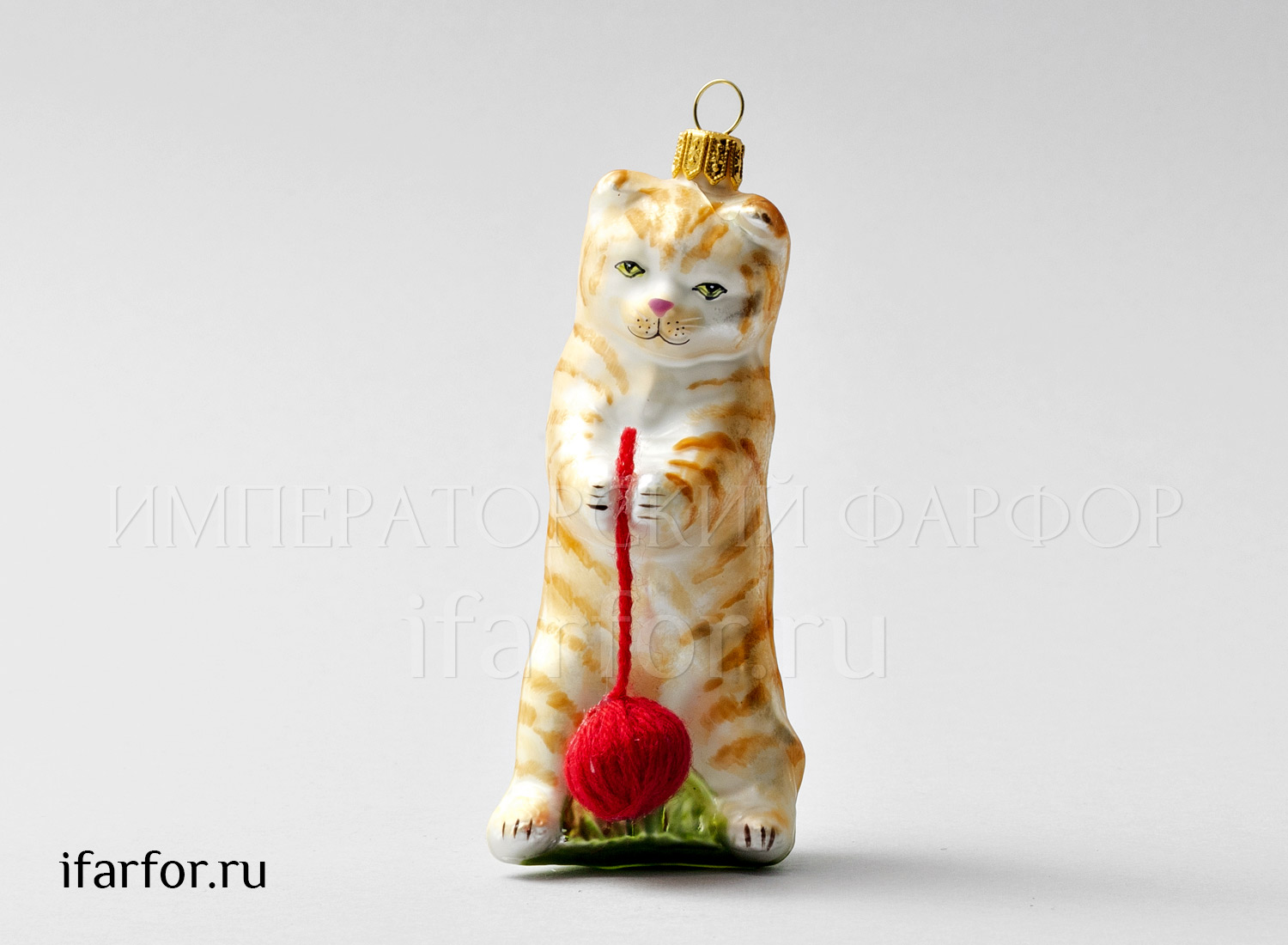 Елочная игрушка «Котик рыженький с клубком»