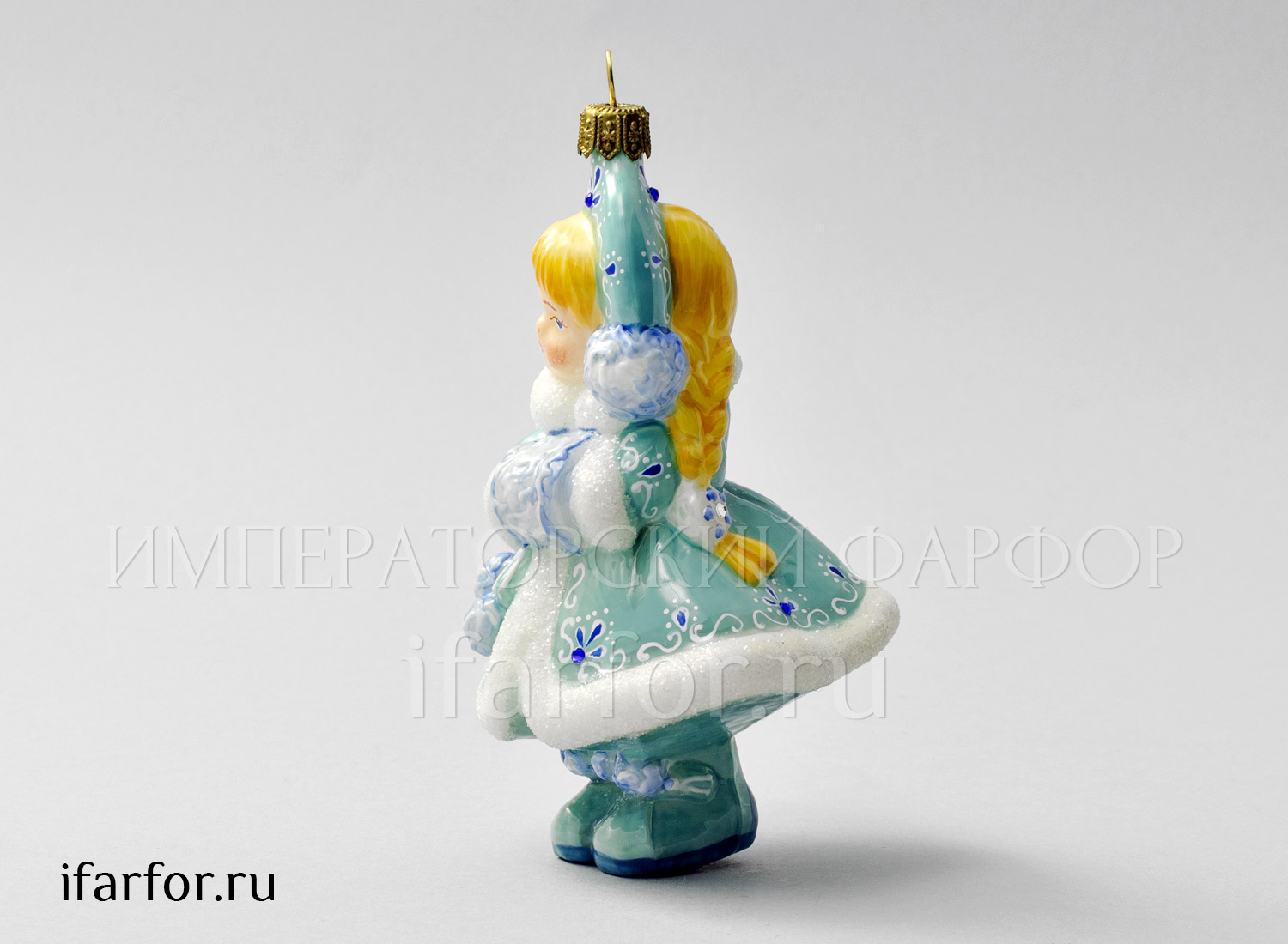 Елочная игрушка «Снегурочка с муфтой»