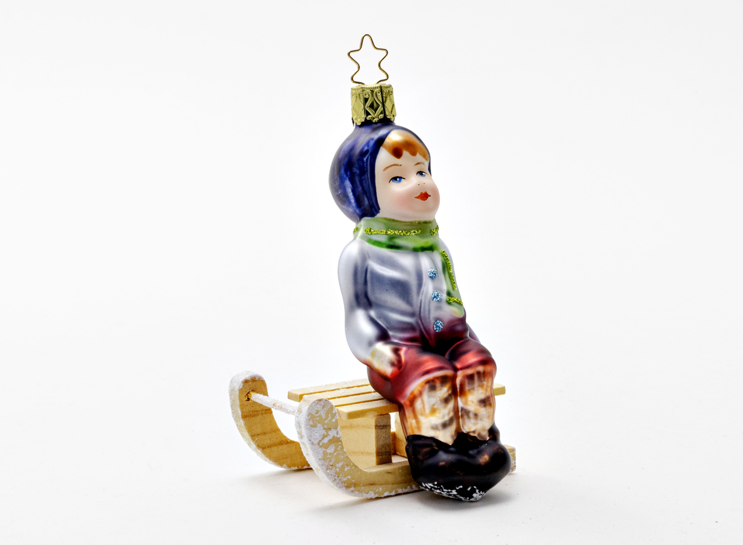 Елочная игрушка «Невинные сердца. Мальчик на санках»