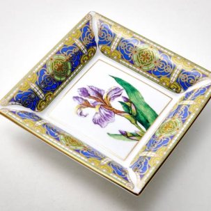 Подставка для мелочи в подарочной коробке Цветы и ягоды России. Нежный ирис Квадратная