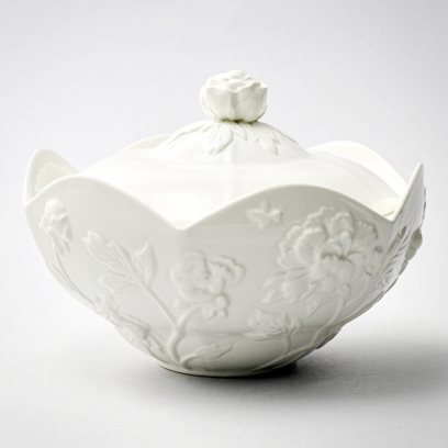 Конфетница «Цветочный рельеф Ivory»